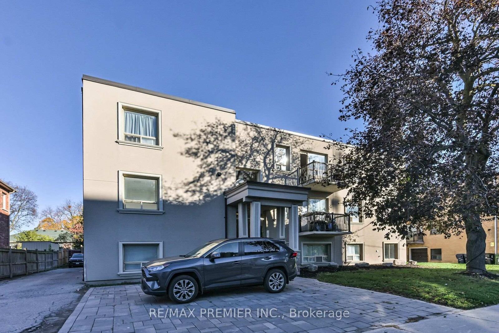 Property Photo:  10 Ellison Avenue 202  ON M3H 2J6 