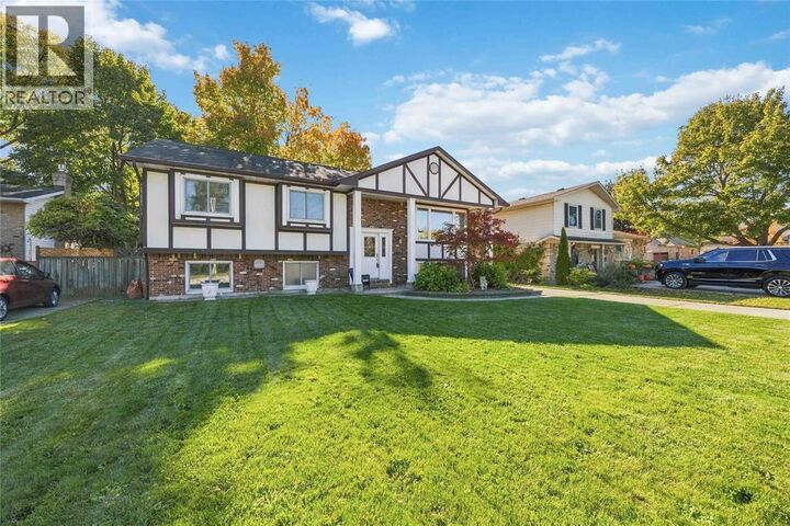 Property Photo:  1067 Sheffield Street  ON N7S 4R7 