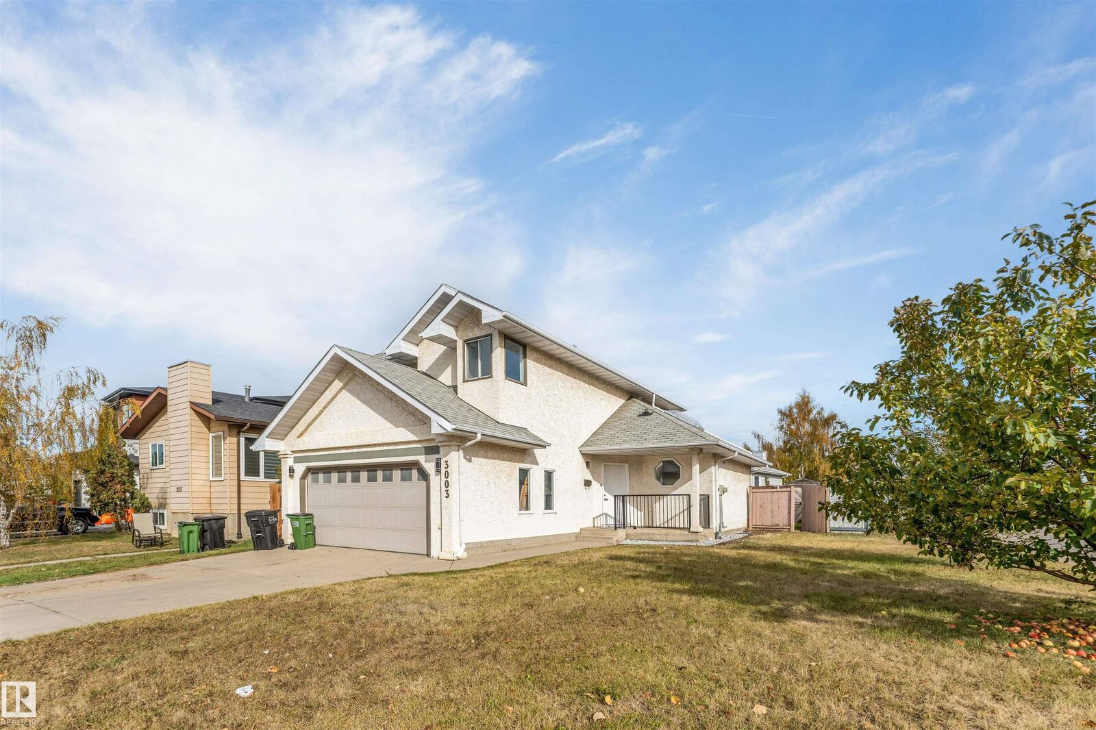 Property Photo:  3003 36 Street NW  AB T6L 4N5 