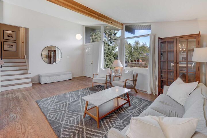 Property Photo:  4519 Vandergrift Crescent NW  AB T3A 0J1 