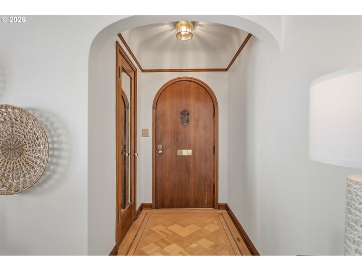 Property Photo:  3935 NE 65th Ave  OR 97213 