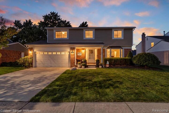 Property Photo: 454 Queens Way MI 48188