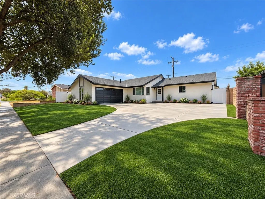 Property Photo:  15272 Valeda  CA 90638 