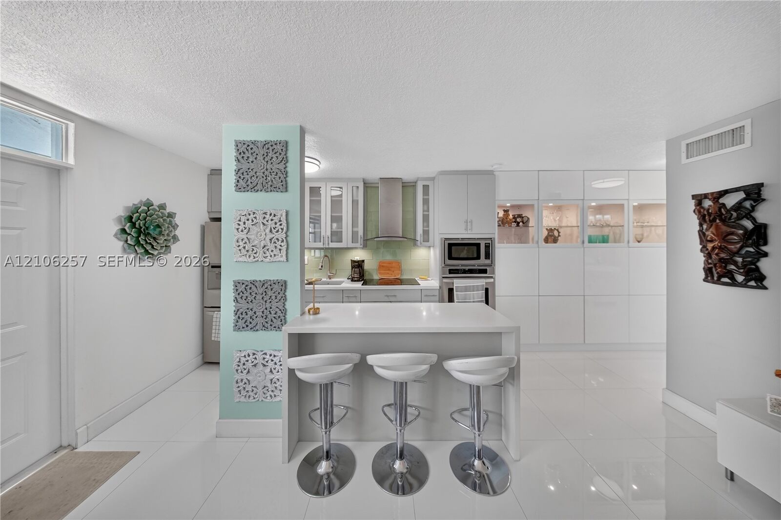 Property Photo: 335 Collins 203 FL 33139