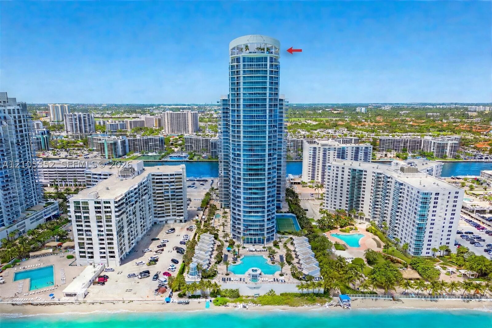 Property Photo: 3101 S Ocean Dr Ph8 FL 33019
