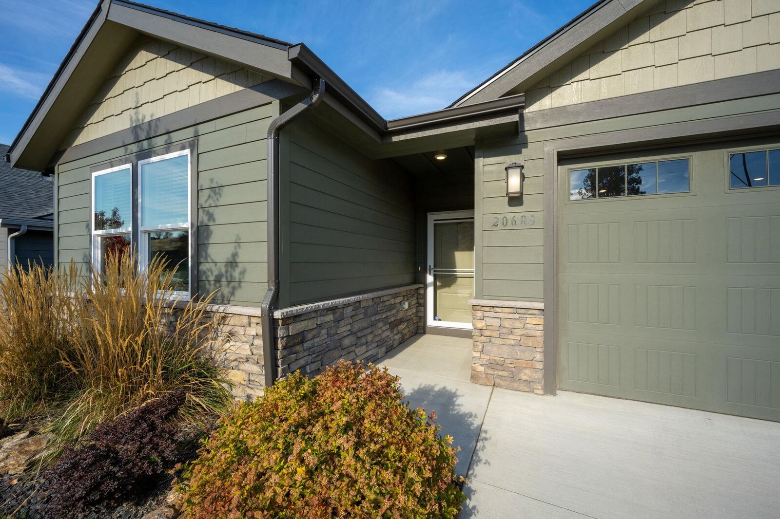 Property Photo: 20683 E Valley Vista Dr WA 99019