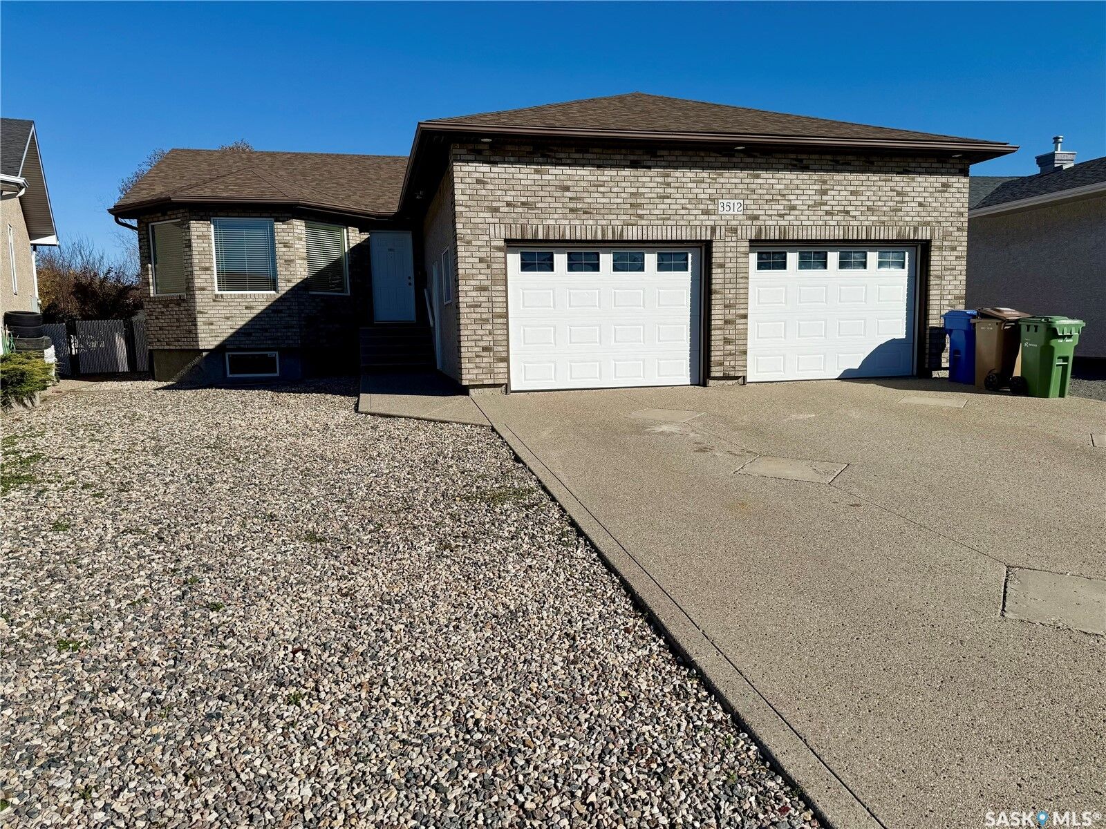Property Photo:  3512 Bishop Crescent E  SK S4Z 1A6 