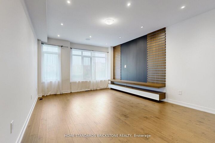 Property Photo: 215 Salterton Circle ON L6A 4Z2
