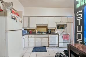 Property Photo:  139 Balsam Avenue S  ON L8M 3B6 