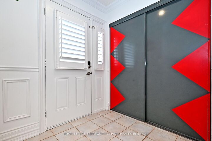 Property Photo:  29 Madelaine Drive 6  ON L9J 0G8 