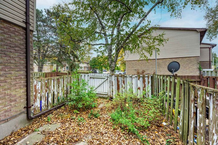 Property Photo:  243 Hampton Avenue 13  ON N7S 4Y7 