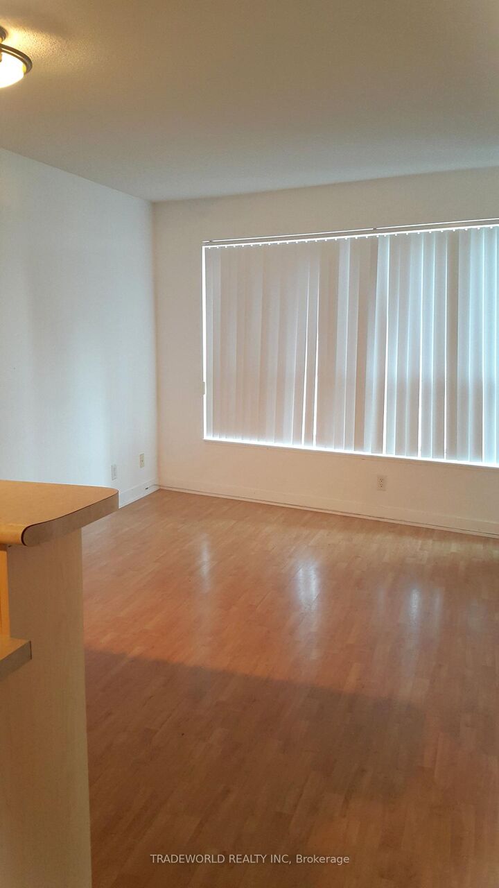 Property Photo:  38 Lee Centre Drive 1610  ON M1H 3J7 