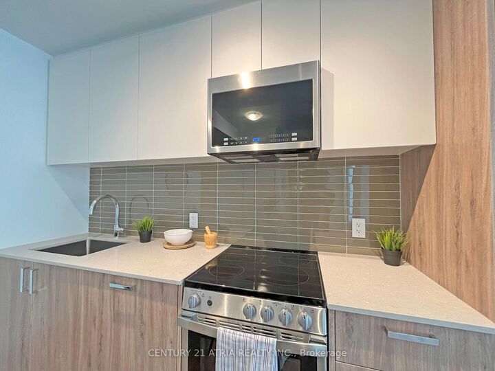 Property Photo:  1787 St.clair Avenue W 527  ON M6N 0B7 
