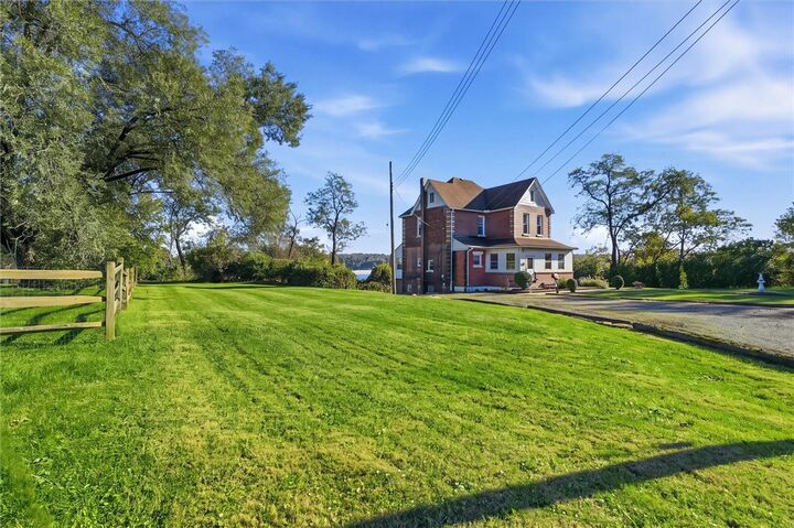 Property Photo:  1348 Pocono St  PA 15218 