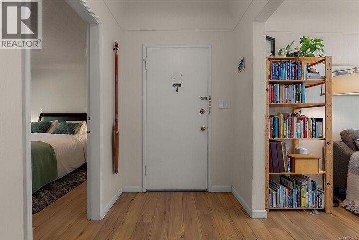 Property Photo: 373 Richmond Avenue BC V8S 3Y2