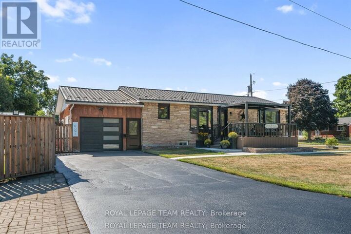 Property Photo:  565 Dufferin Street West  ON K0C 2K0 