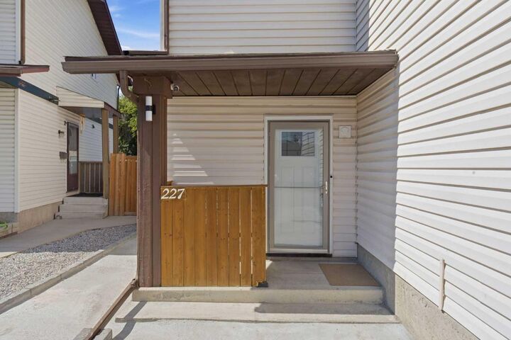 Property Photo:  227 Abalone Place NE  AB T2A 6S2 