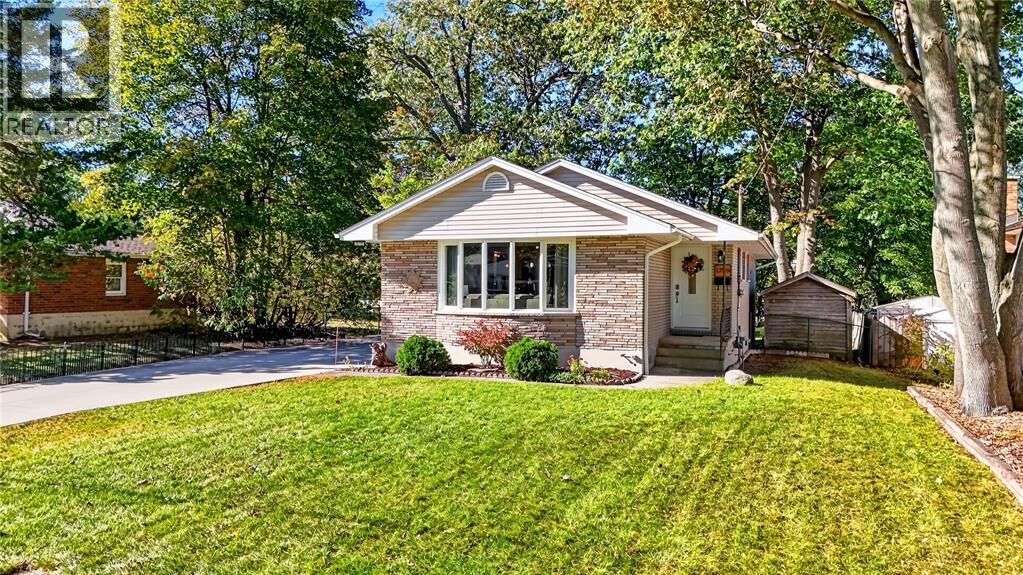Property Photo:  1729 Willard Avenue  ON N7S 3R8 
