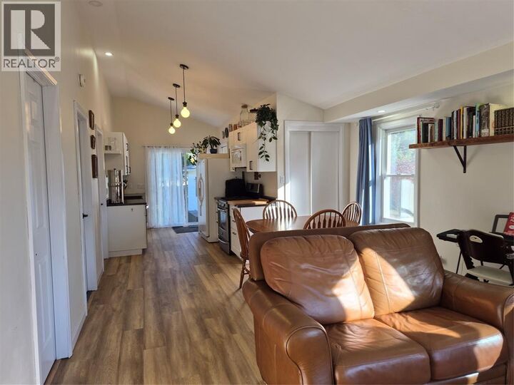 Property Photo:  644 Oxford Street  ON N7T 6Z5 
