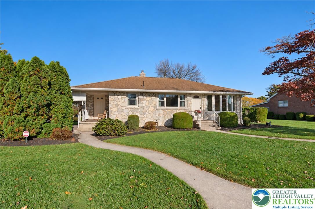 Property Photo:  425 W Vine Street  PA 19522 