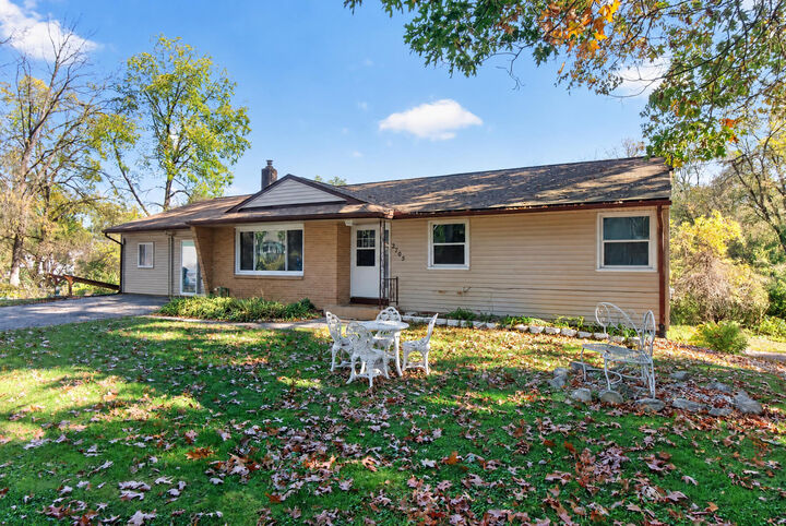 Property Photo: 2705 Glendale Road MI 49203