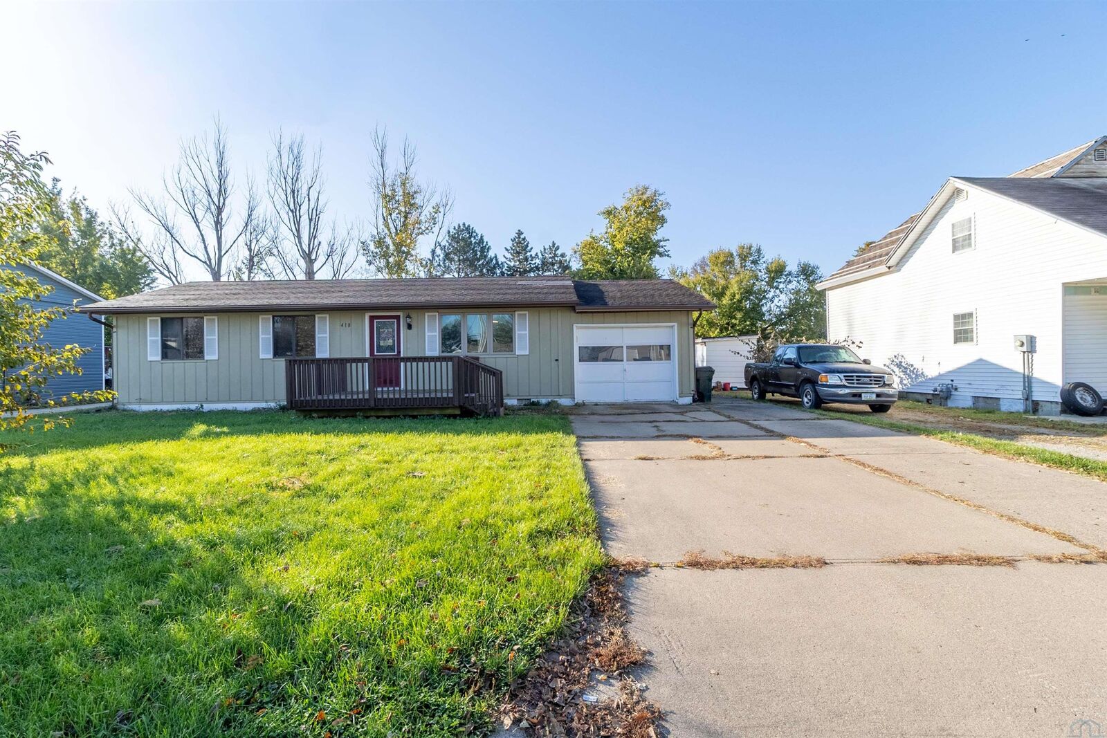 Property Photo:  418 8th Street  IA 51055 