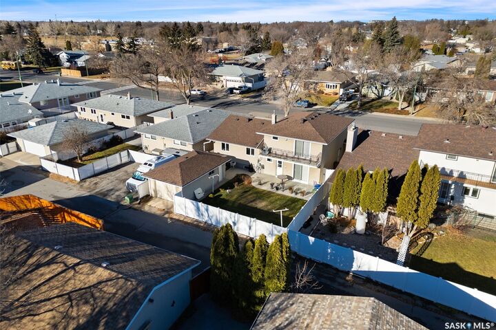 Property Photo:  31 Rink Avenue  SK S4R 6L7 