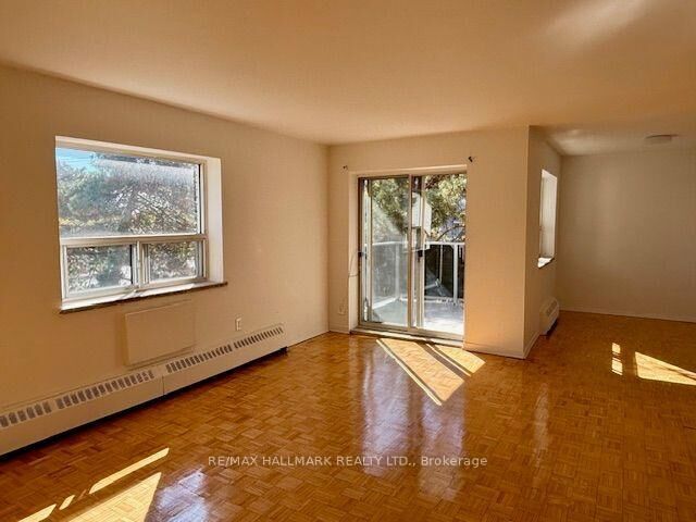 Property Photo: 3151 Jaguar Valley Drive 308 ON L5A 2H9
