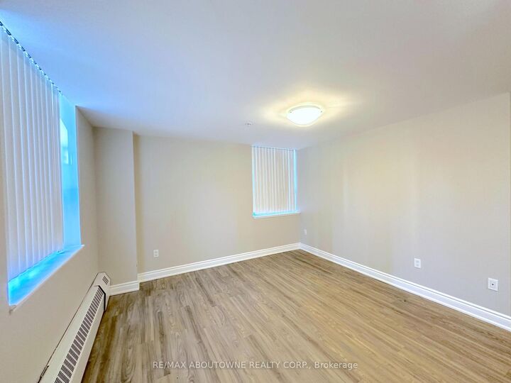 Property Photo:  55 Lisgar Street 109  ON M6J 3X6 