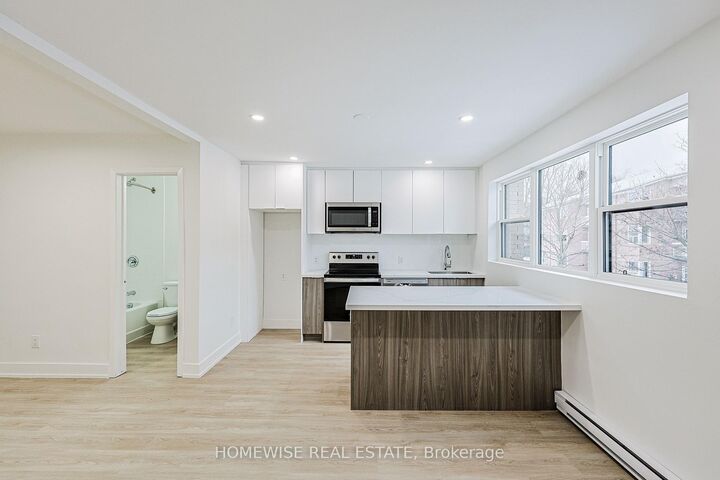 Property Photo:  100 Liberty Street N 6B  ON L1C 2M1 
