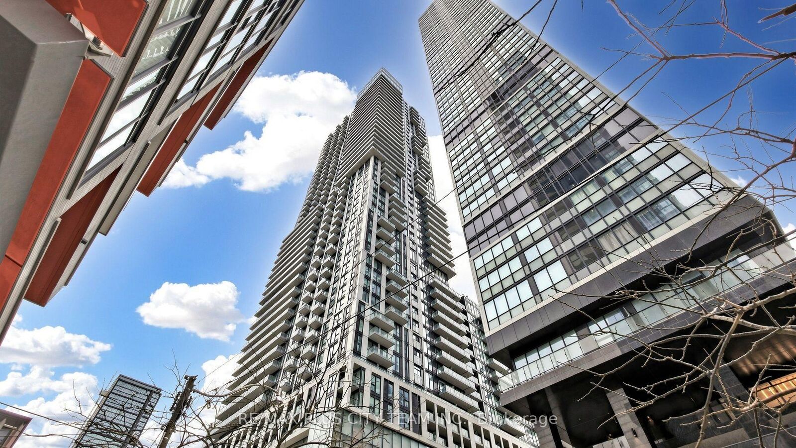 Property Photo: 251 Jarvis Street 1903 ON M5B 0C3