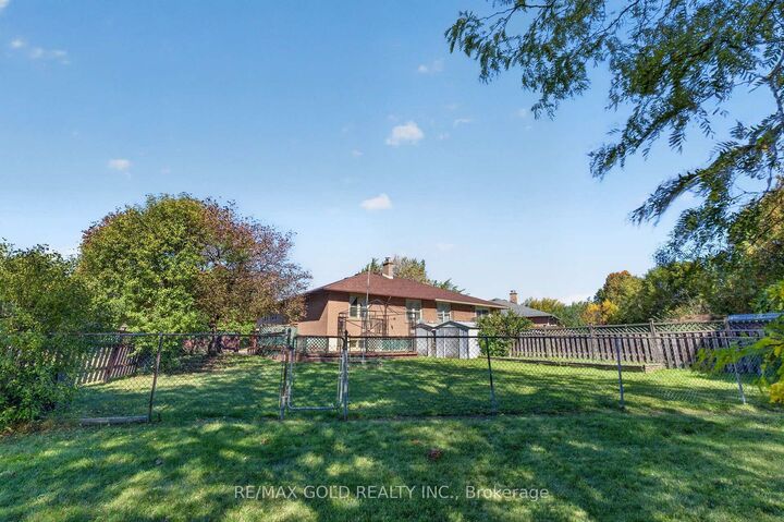 Property Photo:  27 Alderbury Crescent  ON L6T 1P5 