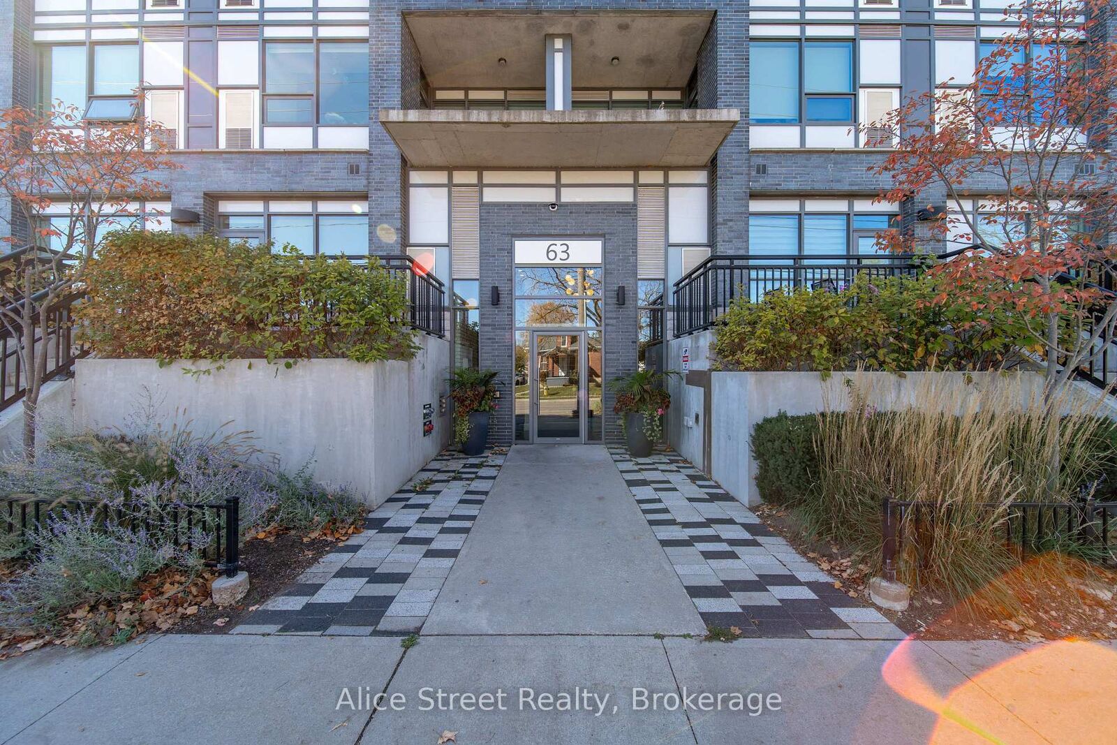 Property Photo:  63 Arthur Street S 414  ON N1E 0A8 