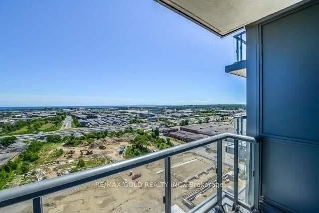 Property Photo: 17 Zorra Street 1406 ON M8Z 4Z6