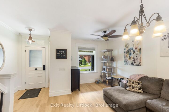Property Photo:  592 Sherbrooke Street  ON K9J 2P5 