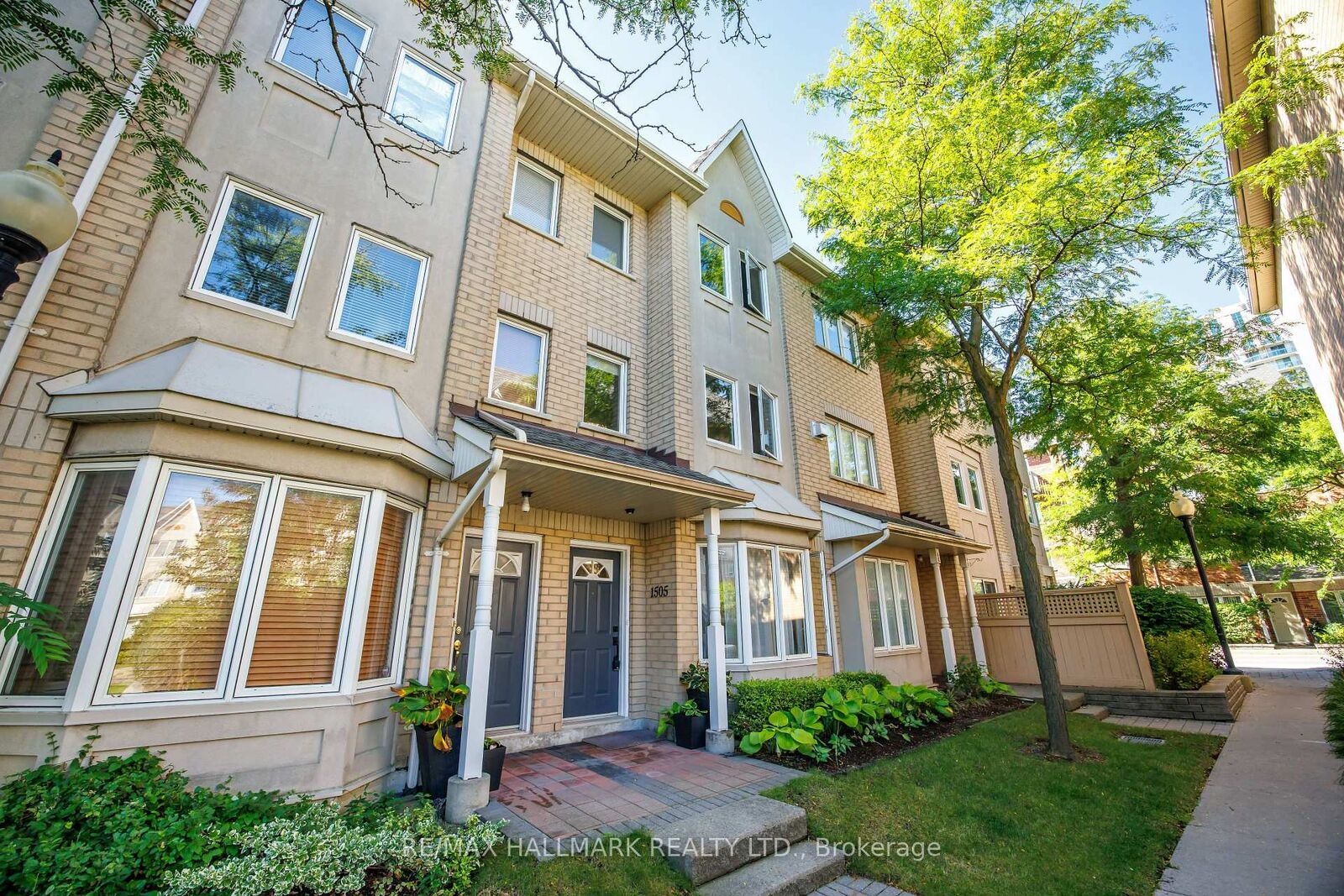 Property Photo: 28 Rosebank Drive 1505 ON M1B 5Z1