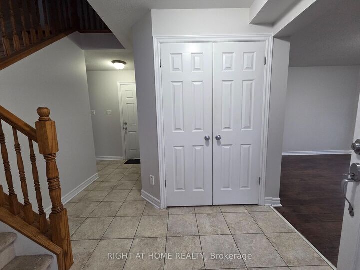 Property Photo:  229 Leamington Way  ON K2J 3T6 
