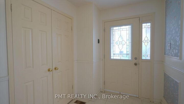 Property Photo:  26 Dartmoor Drive Main  ON M1E 5B2 