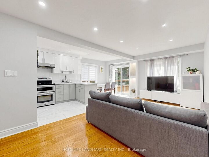 Property Photo: 1480 Britannia Road W 120 ON L5V 2K4