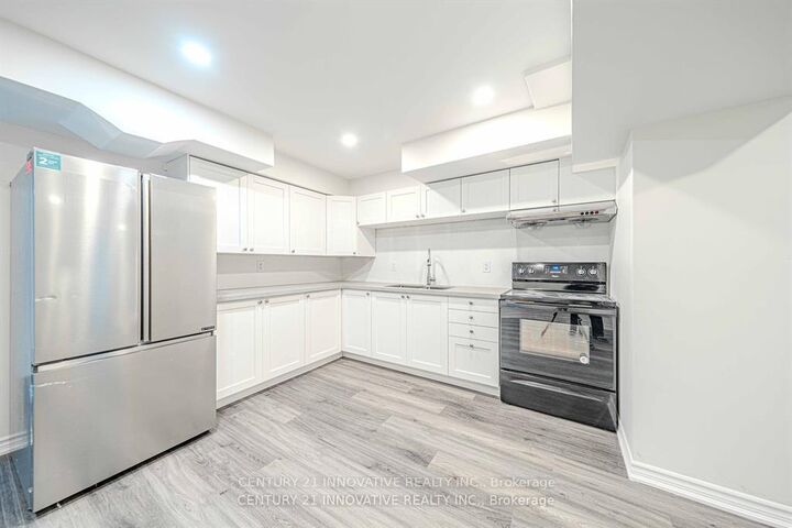 Property Photo: 1894 Woodview Avenue Bsmt ON L1V 1L6