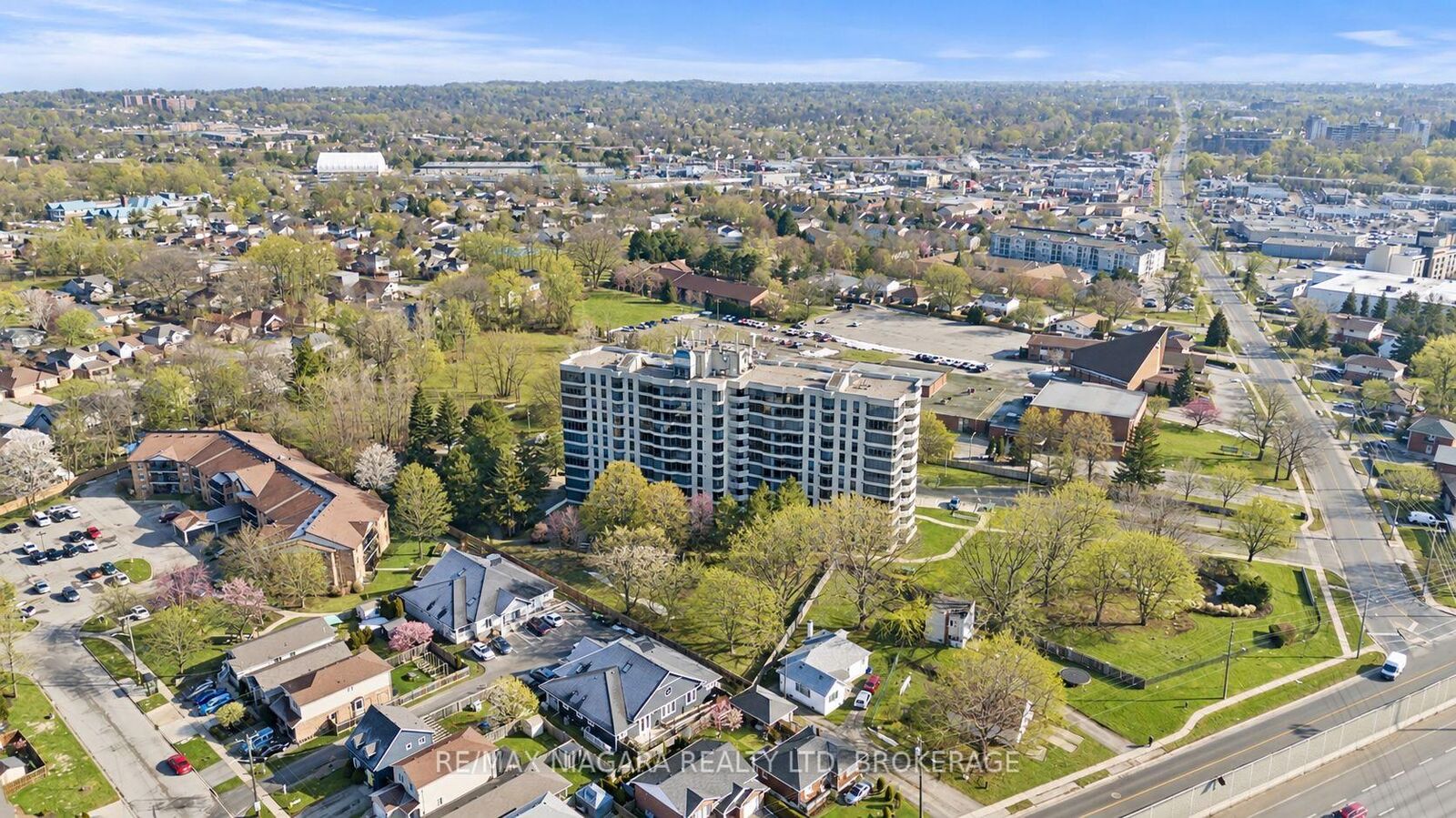 Property Photo: 81 Scott Street 601 ON L2N 7L5