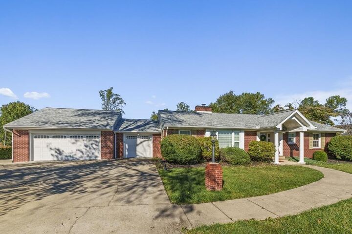 Property Photo:  111 Country Club Drive  KY 41101 
