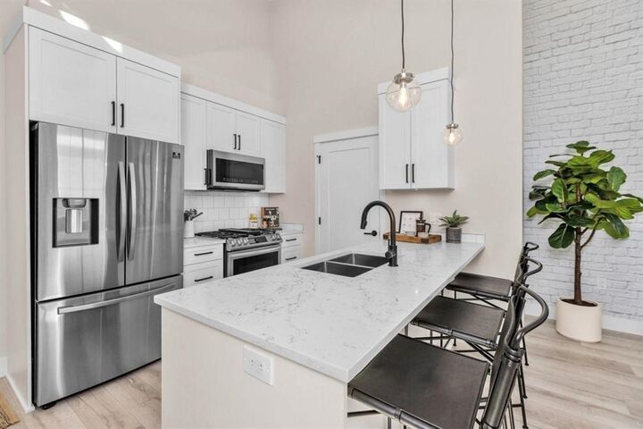 Property Photo:  22633 Selkirk Avenue 510  BC V2X 1C7 