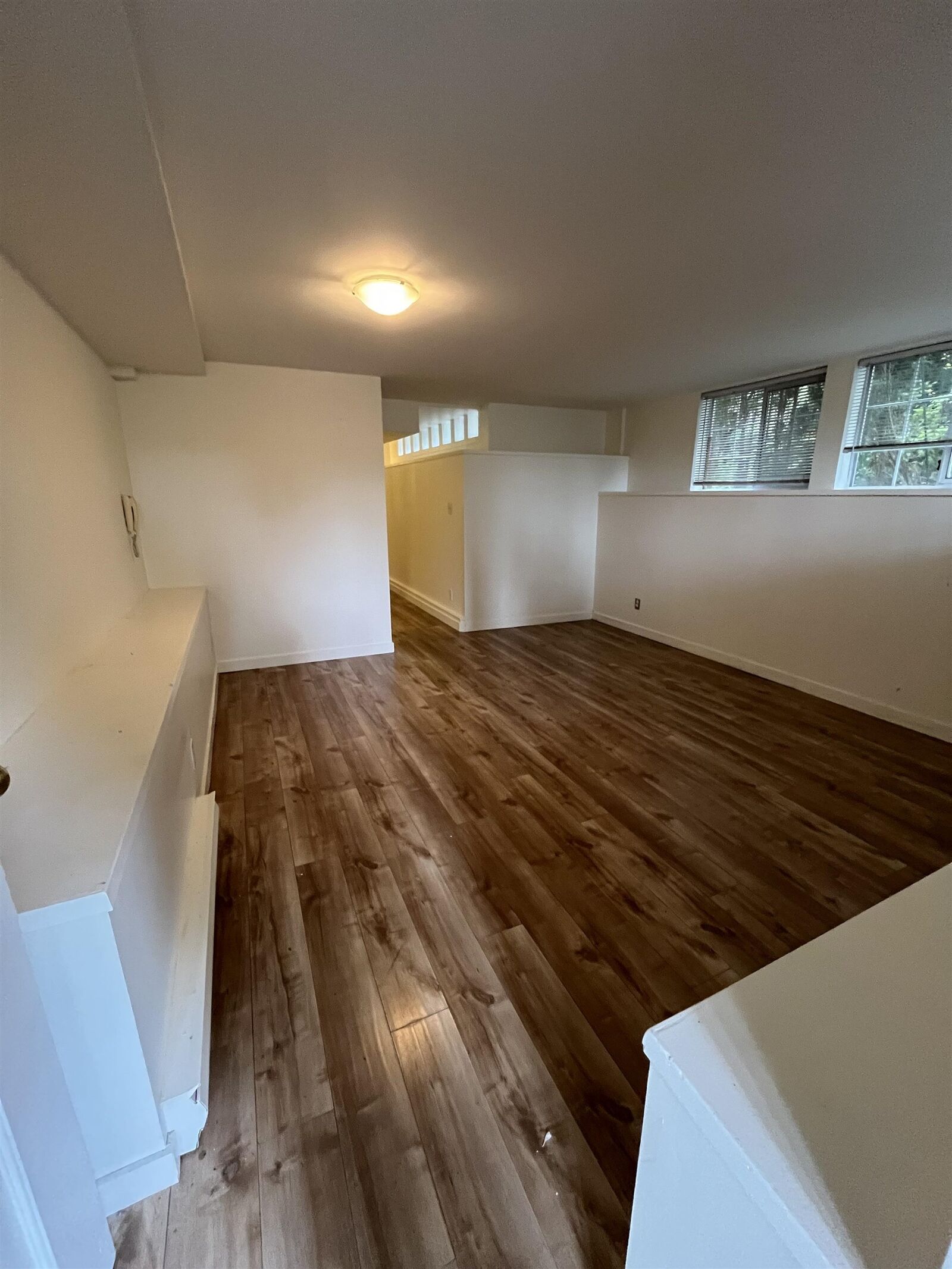 Property Photo:  3371 Chesterfield Avenue  BC V7N 3N2 