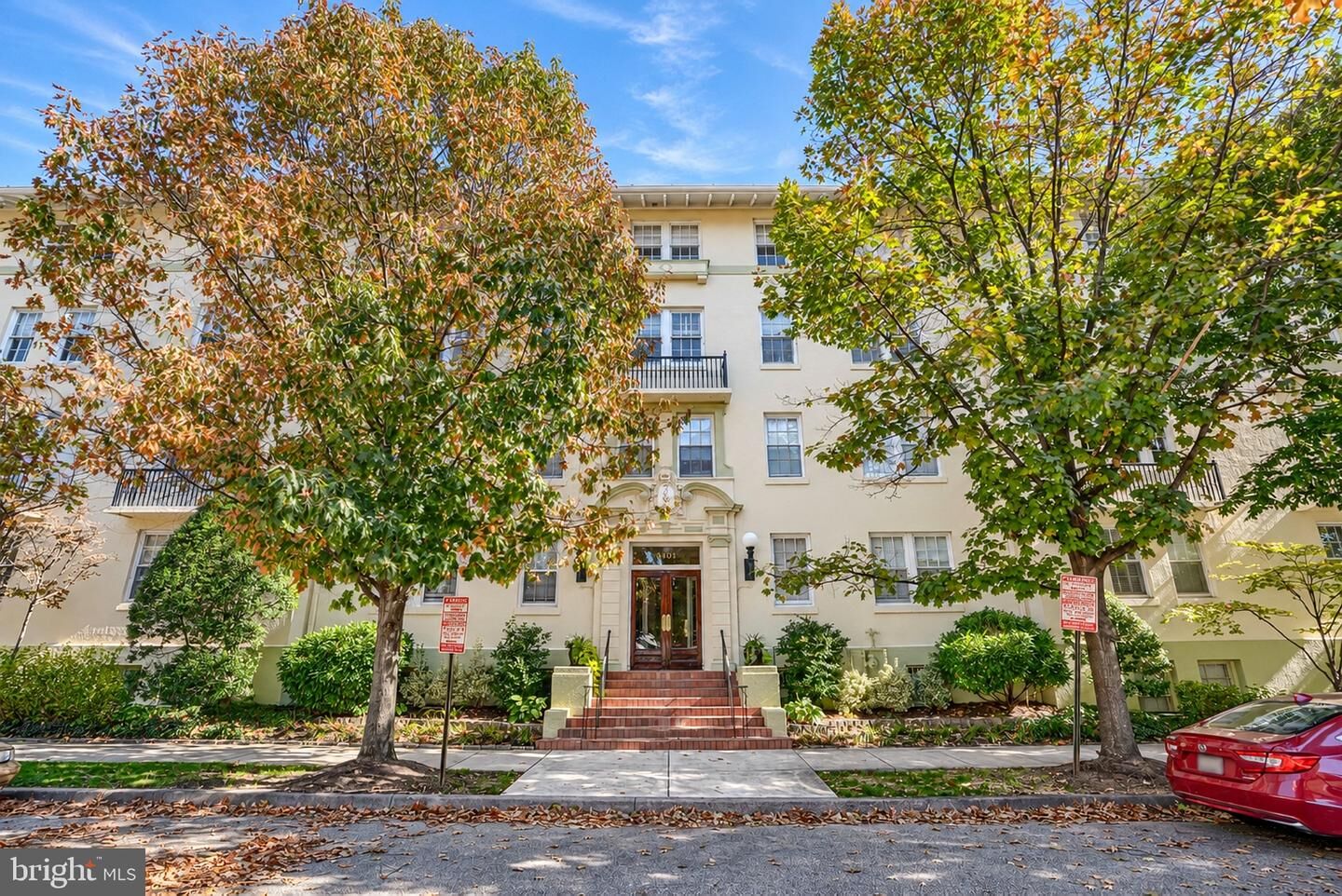 Property Photo: 3401 Greenway 302 MD 21218