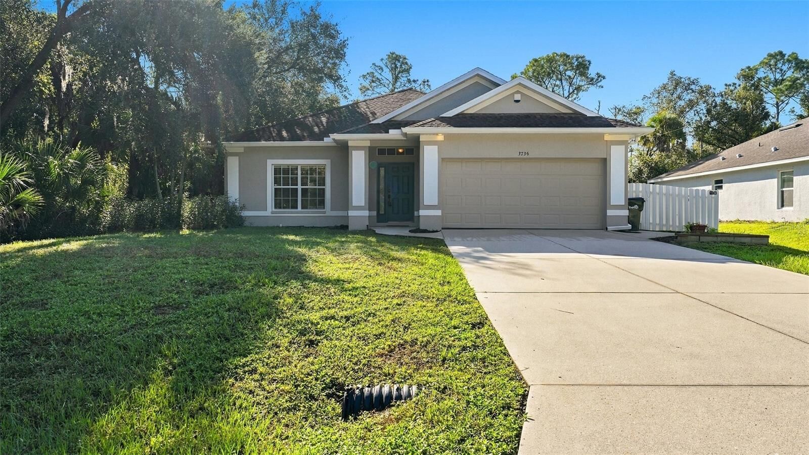 Property Photo: 3736 Town Ter FL 34287
