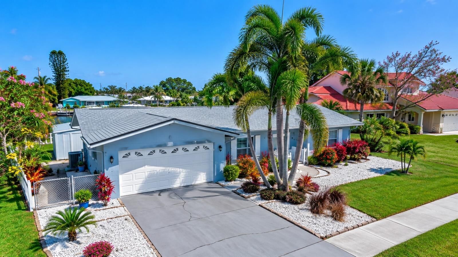 Property Photo:  563 Lewis Boulevard SE  FL 33705 