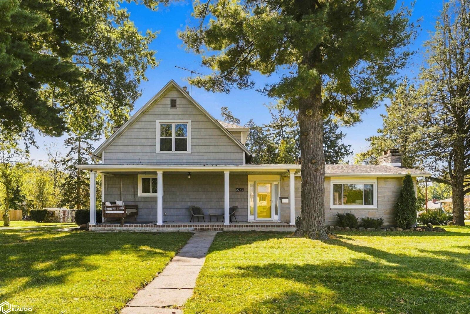 Property Photo:  2747 Sunnyside Avenue  IA 52601 