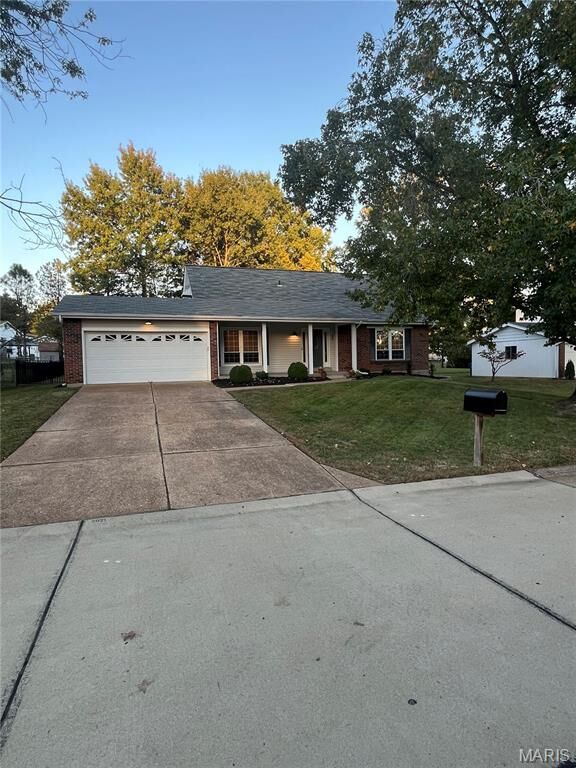 Property Photo:  309 Croydon Lane  MO 63021 