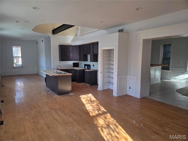Property Photo:  2721 Salena Street  MO 63118 